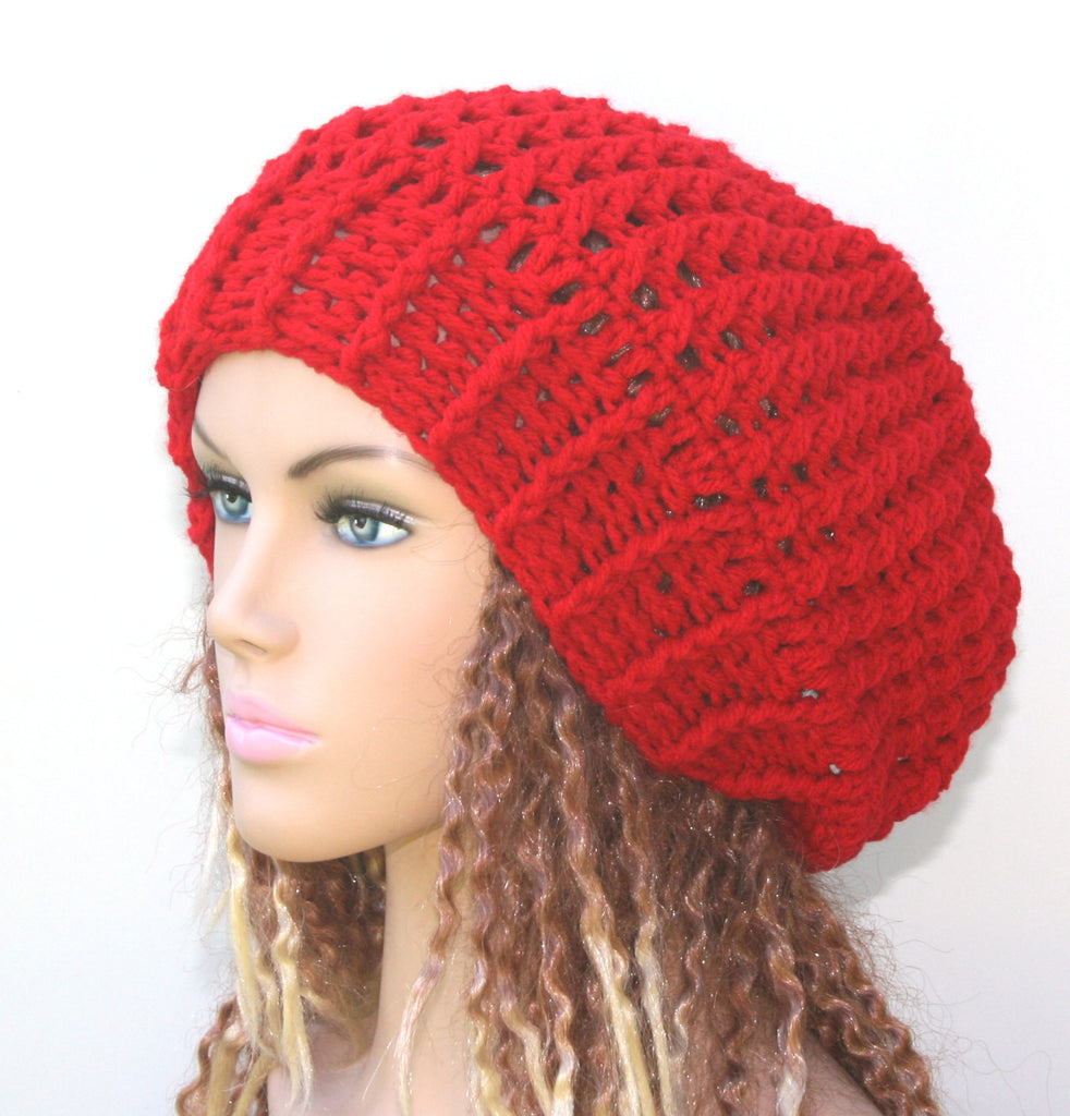 Red slouchy beanie, holly berry red beanie hat, crochet baggy Hat, woman slouchy Christmas red hat